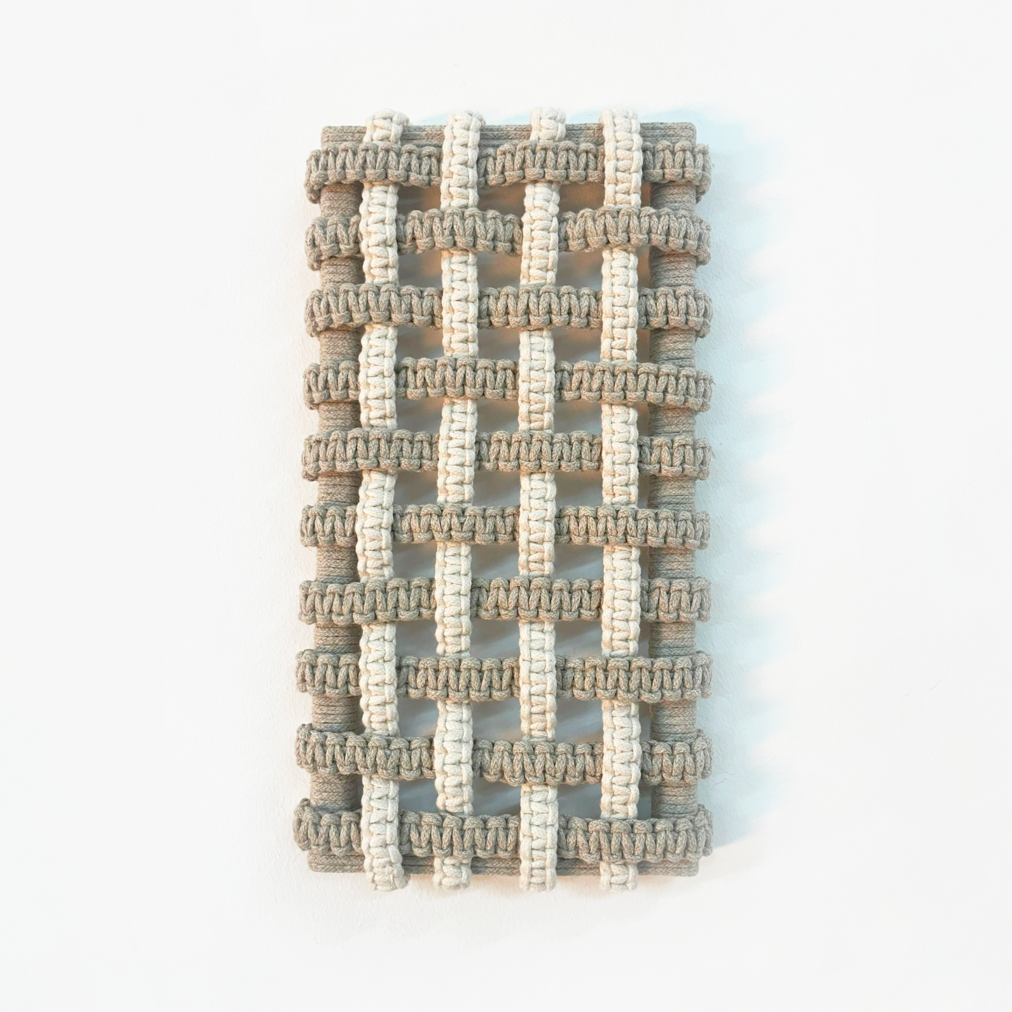 Quadro em macramé entrançado
