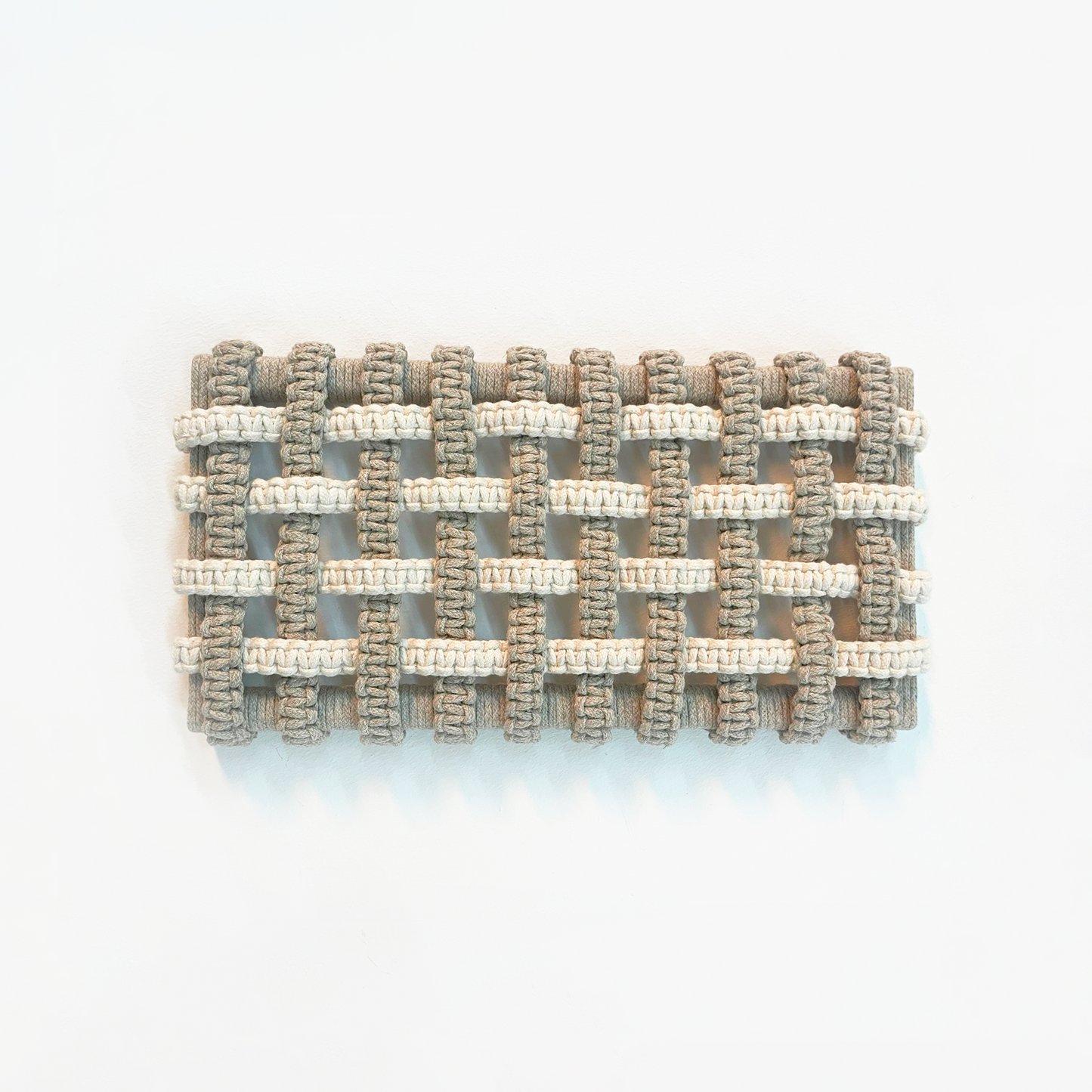 Quadro em macramé entrançado